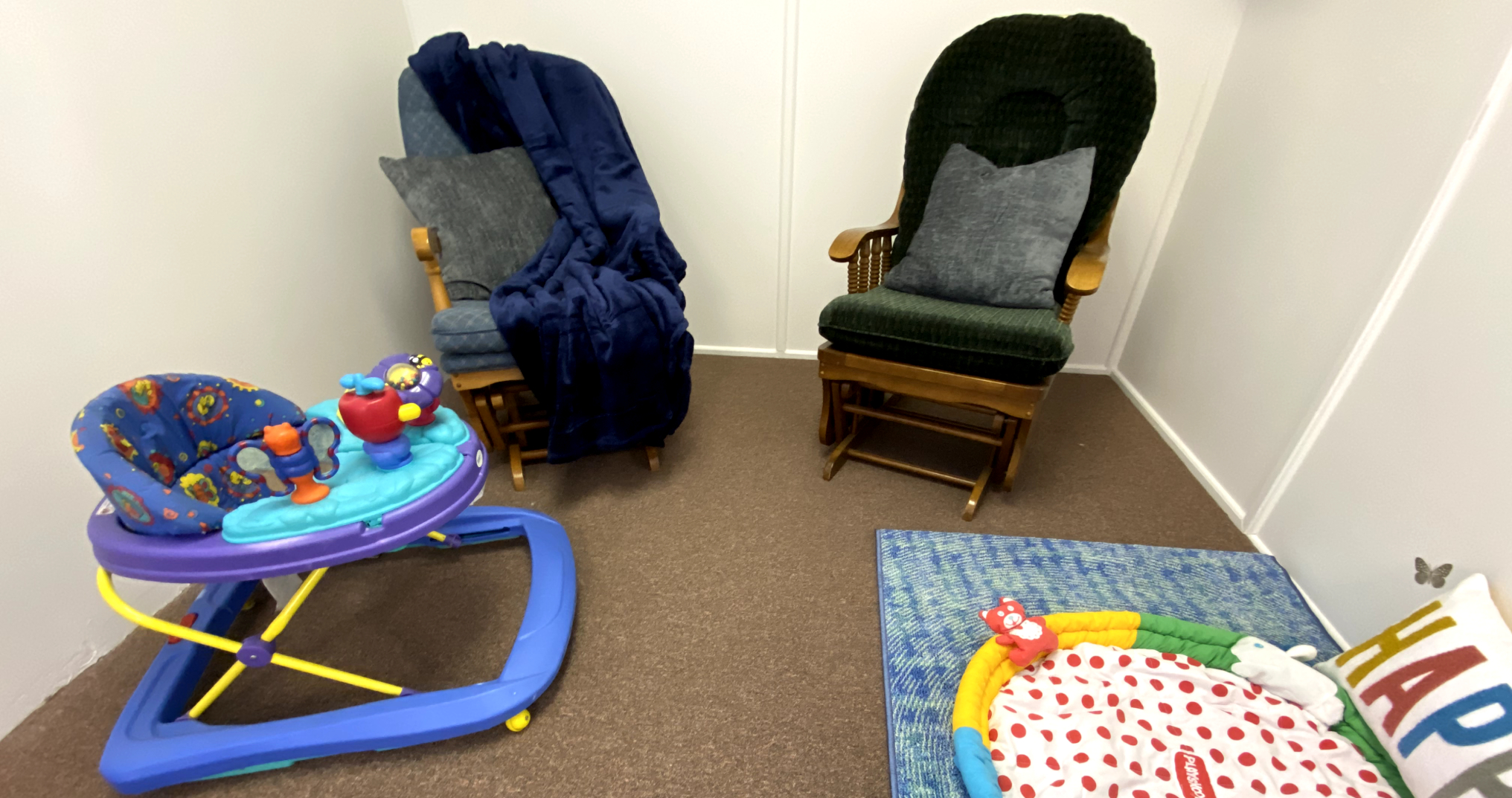 Nursery rocking chairs gliders for newborn babies